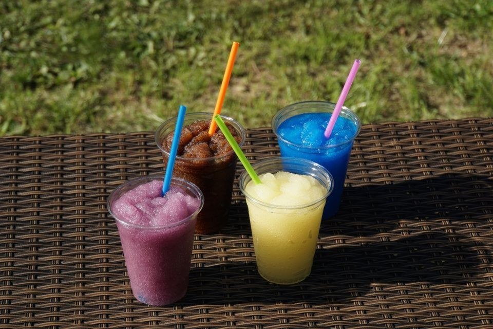 MIETE | Slush-Eis-Maschine | 2X 10 L | Incl. Slushsirup – 2