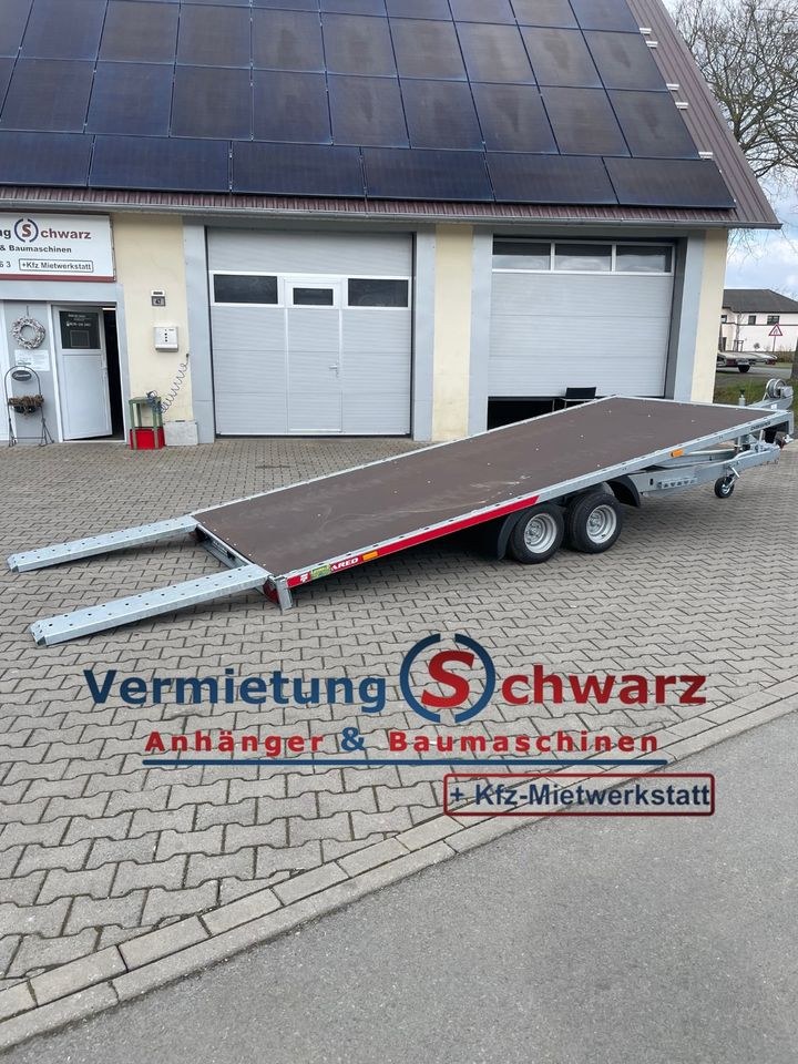 Autotransporter 3,0to Universal Anhänger mieten bei Vermietung Schwarz