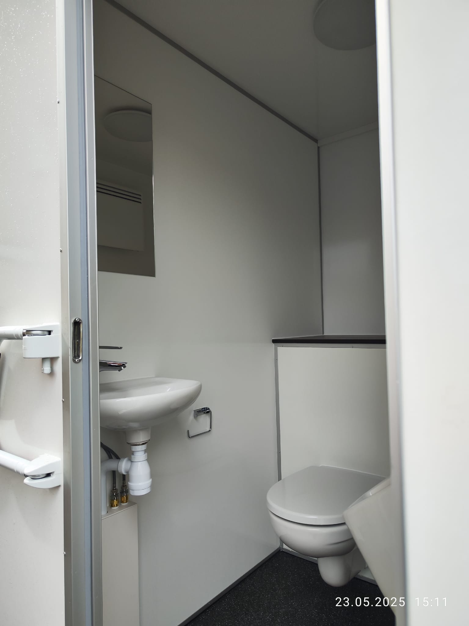 Toilettenwagen 1x Damenabteil 1x Herrenabteil mieten in Schloss Holte-Stukenbrock – 3