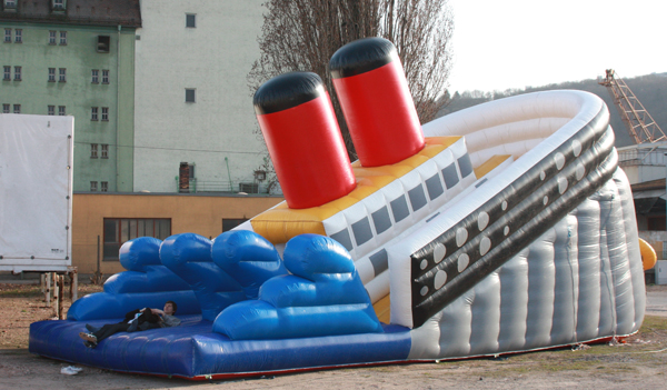 Riesenrutsche Titanic mieten bei Zepra Event