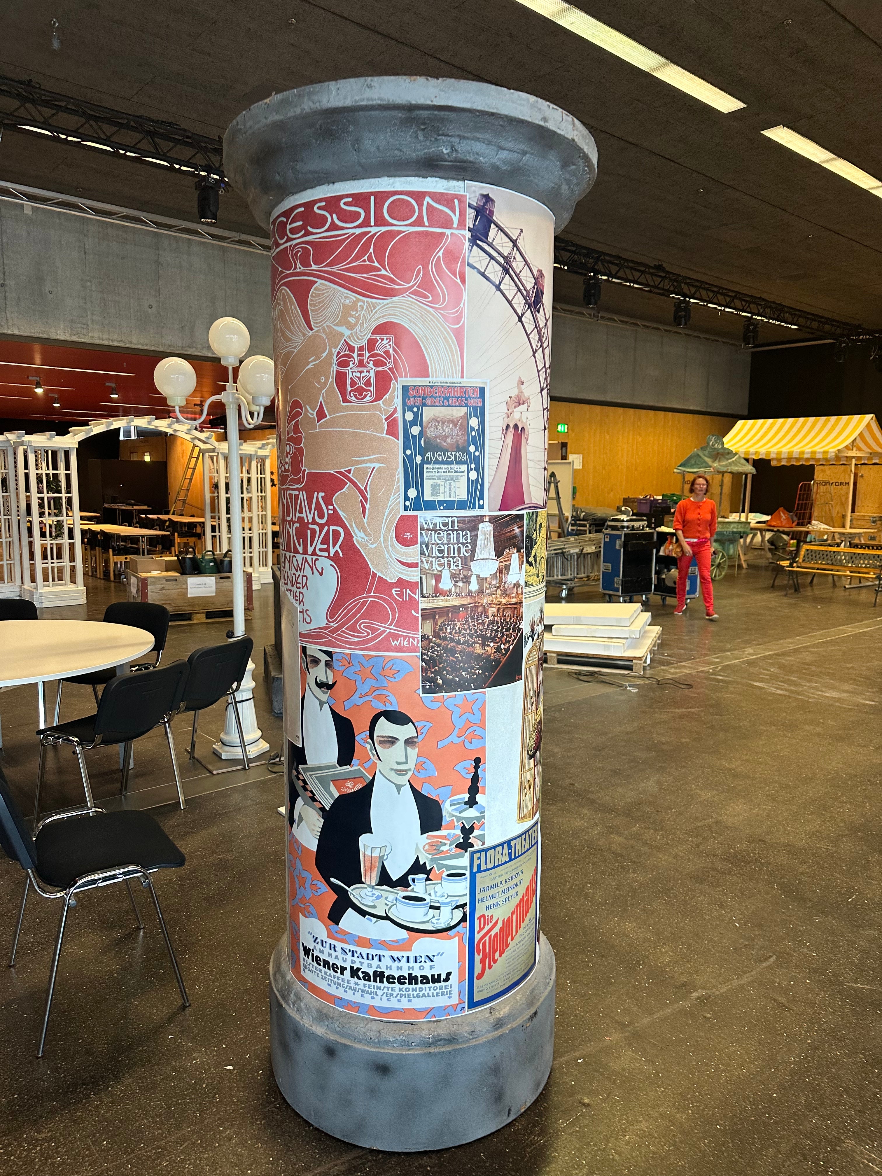 Litfaßsäule mieten – nostalgische Werbesäule in verschiedenen Formaten | Retro-Event-Deko