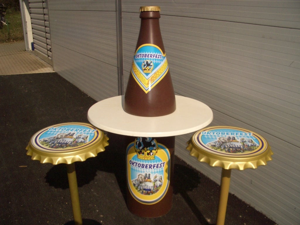 Biertischgarnitur mieten – Bierfest-Stehtische im Bayern-Look – 2