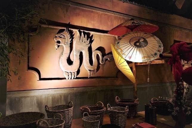 Chinesische Mauer mieten – 3D-Kulisse bis 30 m, China-/Asien-Deko mit Drachen – 2