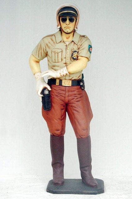Amerikanischer Polizist mieten – lebensgroße USA-Officer-Figur, ca. 192 cm