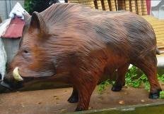 Wildschwein-Figur mieten – lebensgroßer Keiler, Deko für Wald & Jagd-Events – 2
