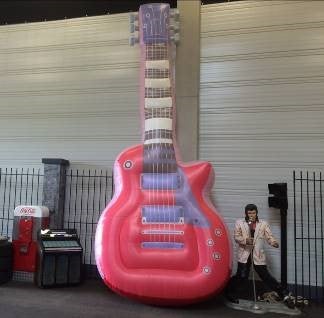 Aufblasbare Gitarre mieten - XXL Riesen-Gitarre ca. 600 cm für Rock- & Musik-Events