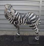 Zebra-Figur mieten – Deko für Savanne, Afrika, Zoo & Wildtier-Motto – 2