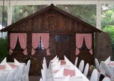 Almhütten-Kulissen mieten – Skihütten-Fassaden in 2D für Winter- & Sommer-Events – 4