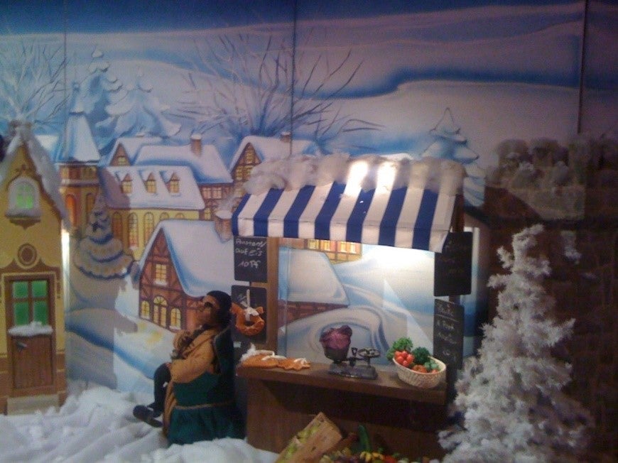 Märchenhafte Weihnachtsstadt mieten - Fachwerk-Kulisse mit beweglichen Figuren – 3