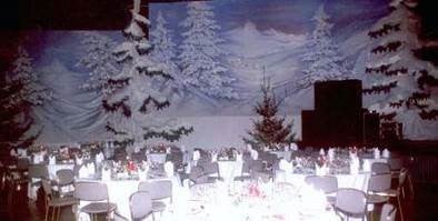 Weihnachts-Kulisse mieten – Schneelandschaft Alpenland ca. 800 x 420 cm, B1