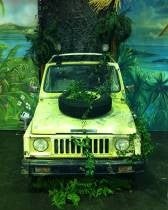 Safari-Jeep mieten - originales halbes Auto für Afrika- & Dschungel-Deko