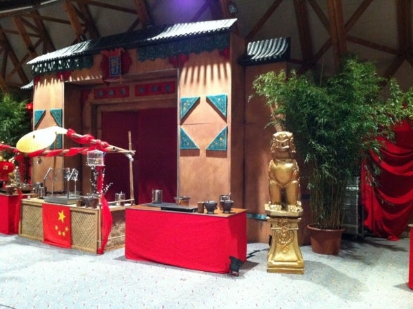 Chinesisches Eingangstor mieten – große China-Kulisse, 860 x 500 cm – 2