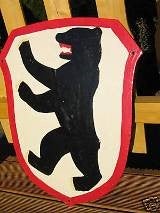 Berliner Wappenschild mieten – Berliner-Bär-Deko aus Metall, ca. 43 x 51 cm