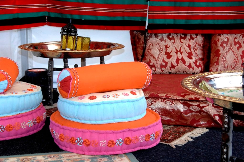 Orientalische Sitzkissen mieten – Orient-Kissen für Berberzelt & Lounge