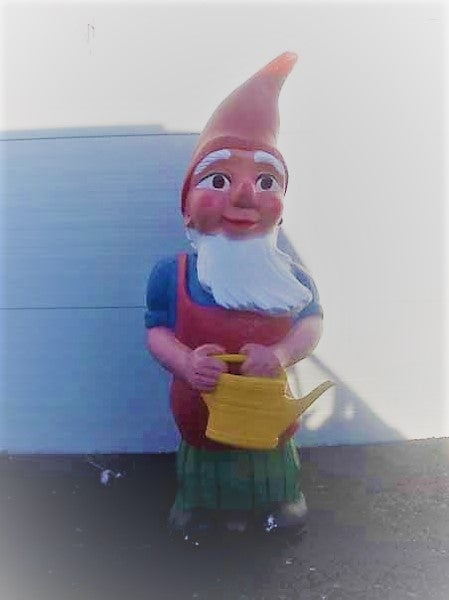 Gartenzwerg-Figur XXL mieten – riesiger Deko-Zwerg ca. 220 cm mit Gießkanne