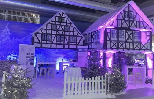 Fachwerkhäuser mieten – winterliche Weihnachtsdorf-Kulisse mit Schnee für Events – 2