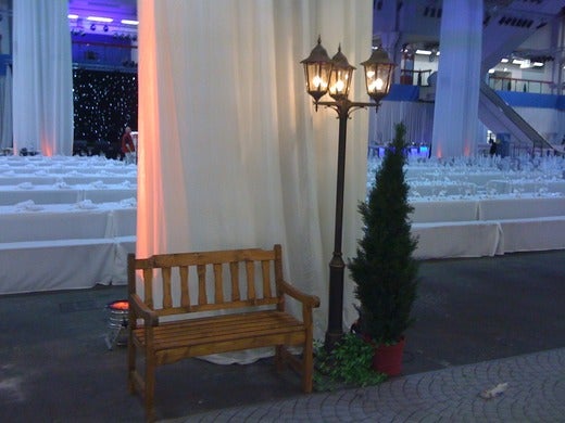 Parkbank mieten - Holz-Sitzbank ca. 122 cm für Garten- & Park-Deko – 2