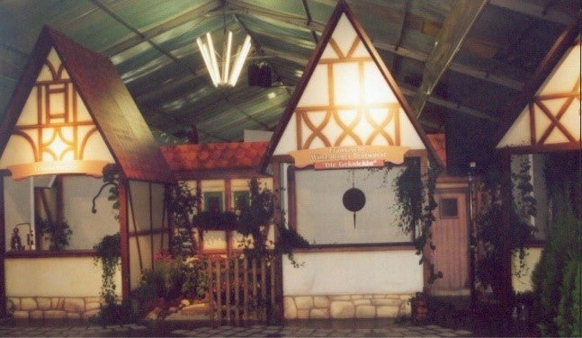 Fachwerkhaus Fassade mieten - Hausfront mit Theke 400 cm Event-Kulisse