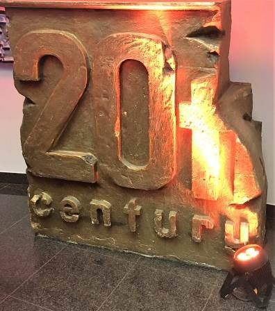 20th Century Fox Monument mieten - Hollywood-Deko ca. 153 cm für Kino- & Filmevents – 3