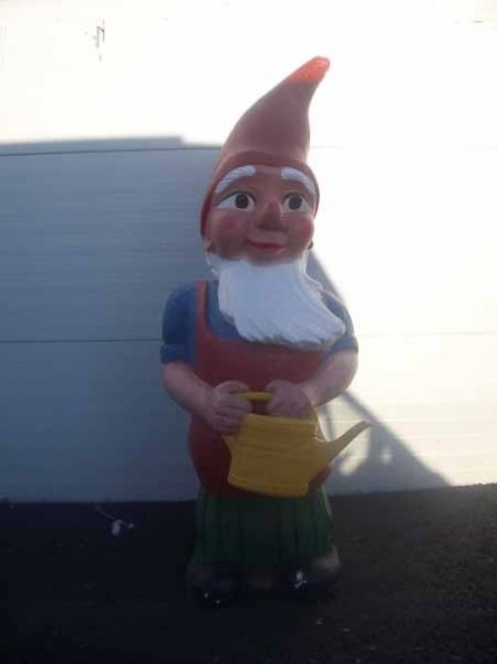 Gartenzwerg-Figur XXL mieten – riesiger Deko-Zwerg ca. 220 cm mit Gießkanne – 2