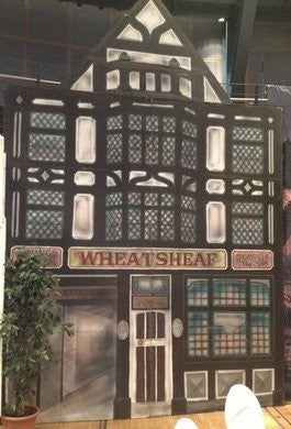 Wheatsheaf Pub-Kulisse mieten – englischer Pub, handgemalt, 350 x 480 cm – 3