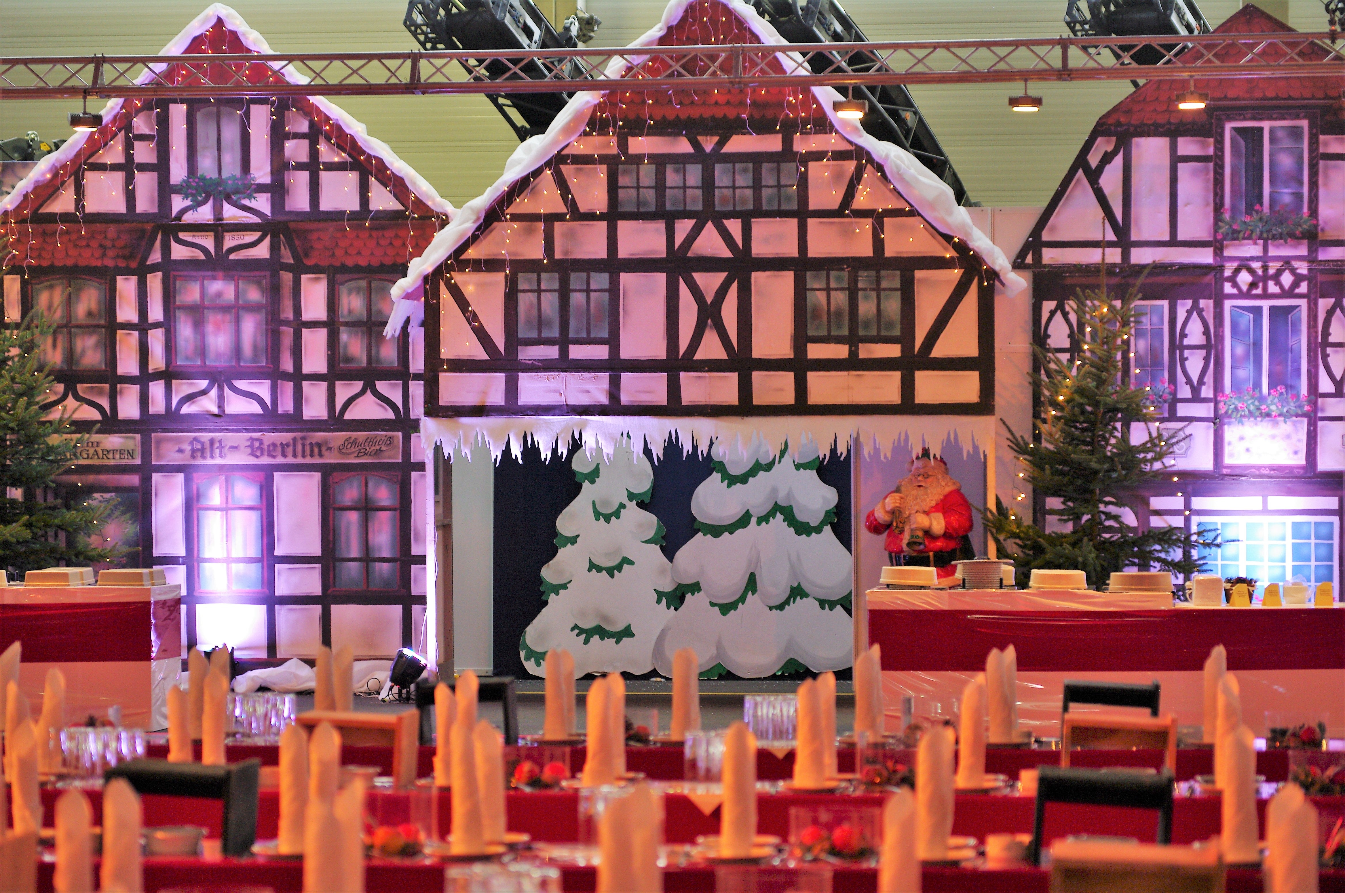 Weihnachtsmarkt-Deko mieten – komplettes Weihnachtsdorf von IDEKO – 2