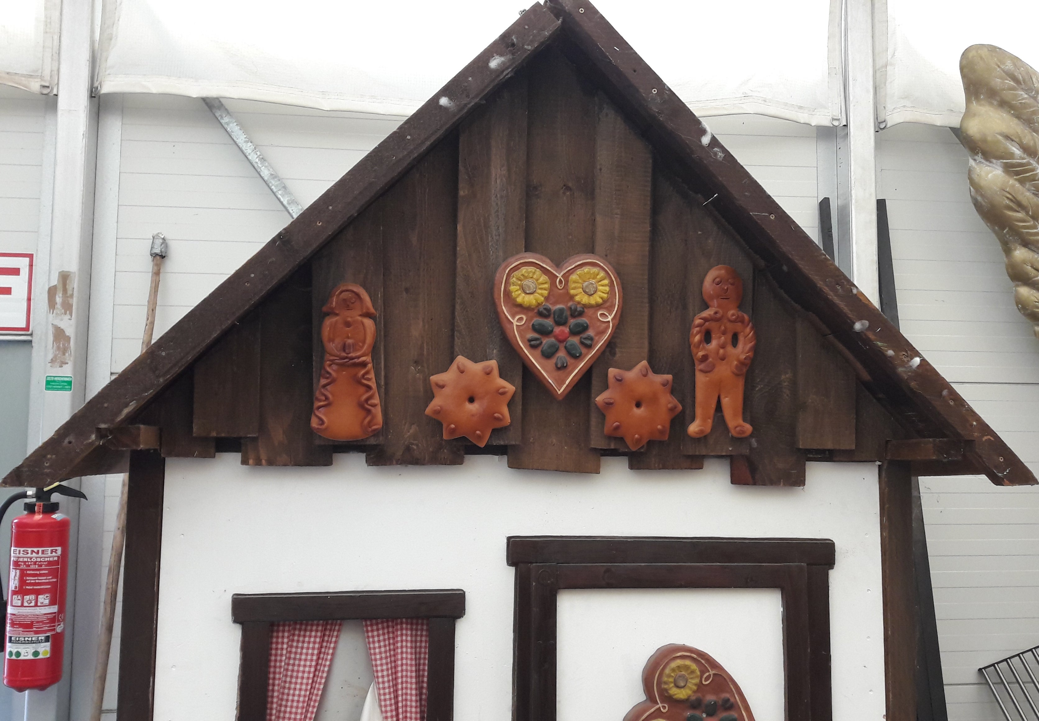 Hexenhäuschen mieten - Lebkuchenhaus Knusperhäuschen 250 cm Märchen-Deko – 2