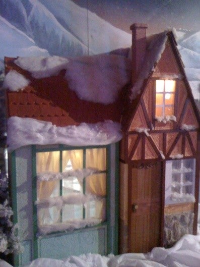 Märchenhafte Weihnachtsstadt mieten - Fachwerk-Kulisse mit beweglichen Figuren – 4