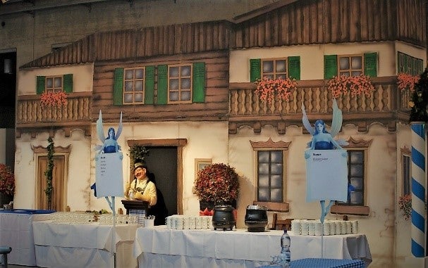 Alpenhaus Fassade mieten - XXL Almhütte 10 m Oktoberfest-Kulisse