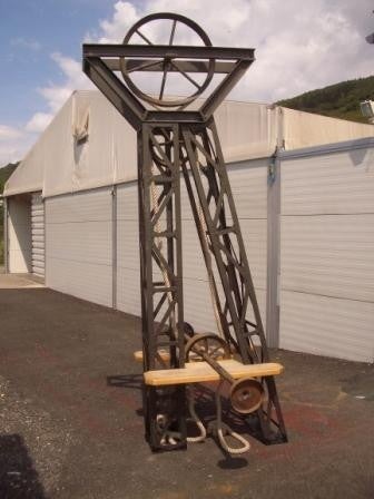 Förderturm mieten – Industrie-Deko ca. 320 cm, auch als Stehtisch