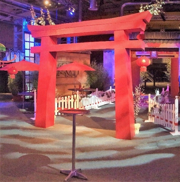 Japanisches Eingangstor mieten – massives Holz-Tor, China/Asien, B1 – 3