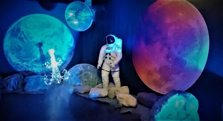 Astronaut Figur mieten – lebensgroß 185 cm, Weltraum & Galaxie Event-Deko – 3