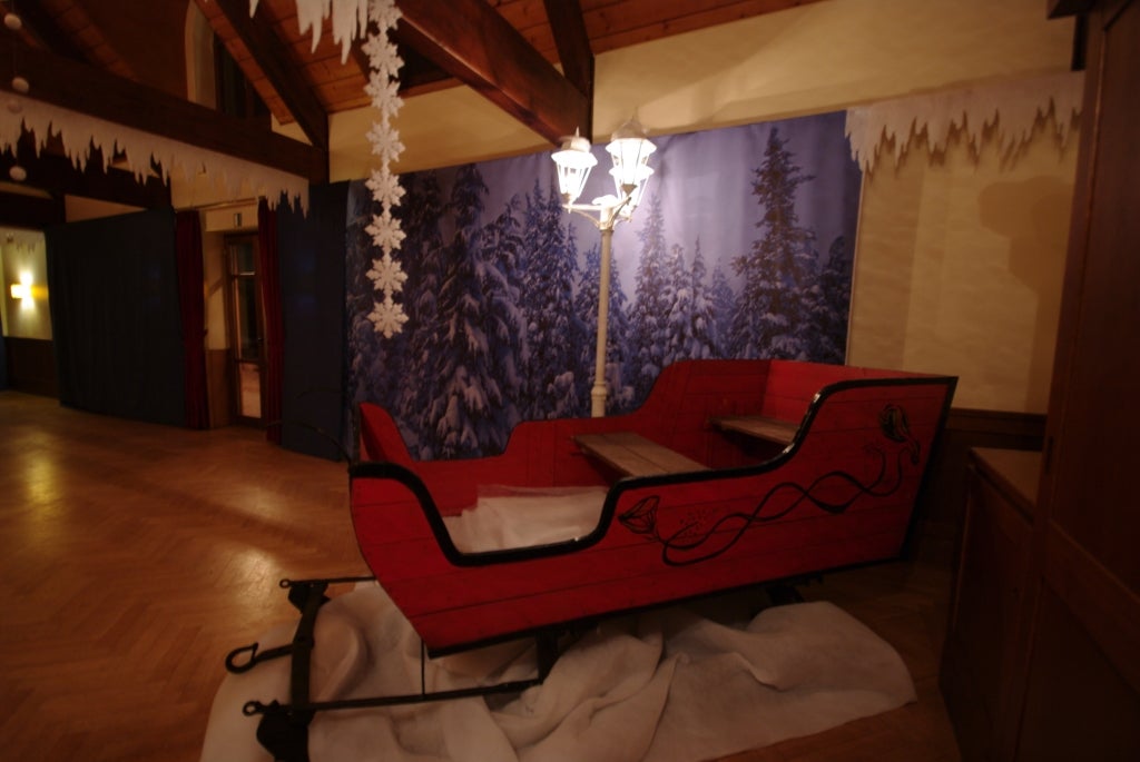 Pferdeschlitten mieten – winterliche Weihnachts-Deko, mehrere Formate
