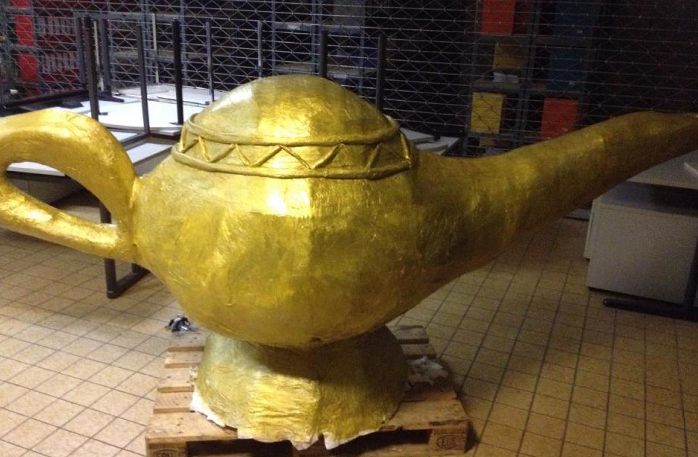 Aladins Wunderlampe mieten – 1001-Nacht-Kulisse ca. 300 cm mit Rauchfunktion