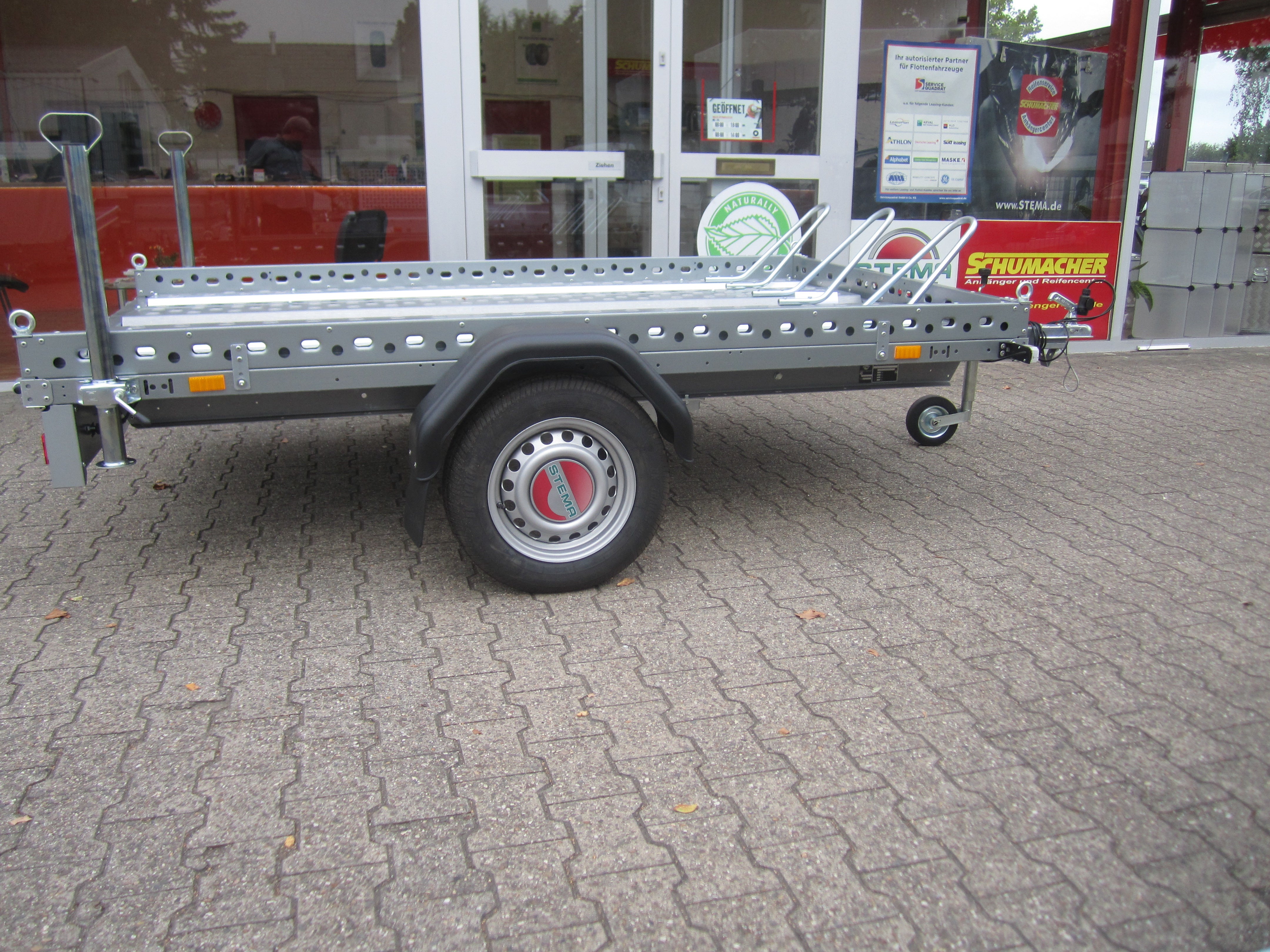 Motorradanhänger mieten – 750 kg, führerscheinfrei (Klasse B), für 1–2 Motorräder