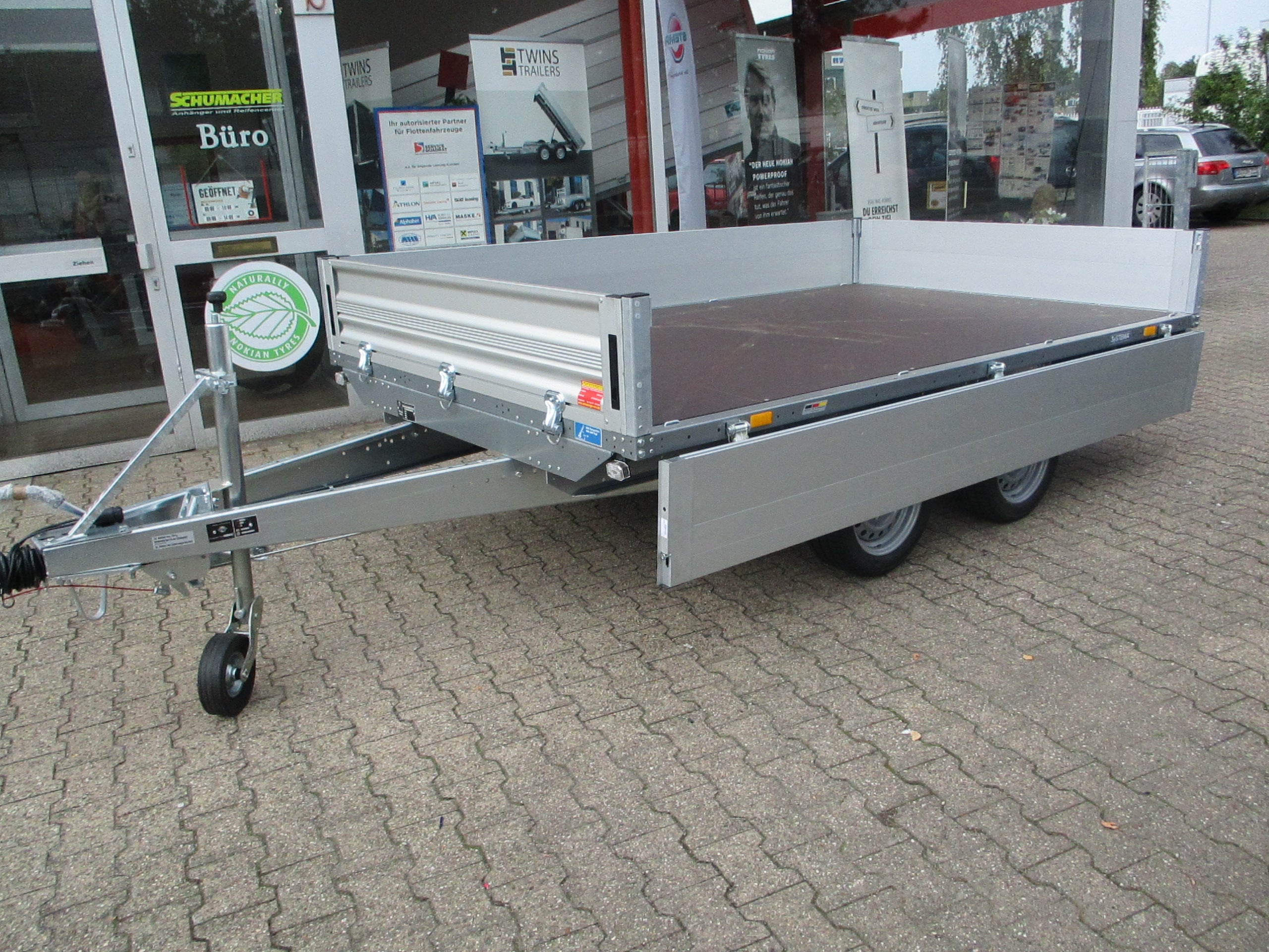 Offener Kastenanhänger mieten – 2700 kg, gebremst, Ladefläche 401 x 183 cm – 4