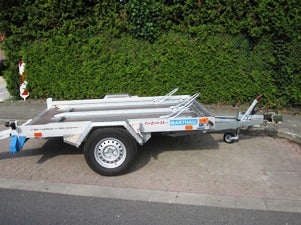 Motorradanhänger mieten – für 3 Motorräder, Quad & Smart, 100 km/h, gebremst