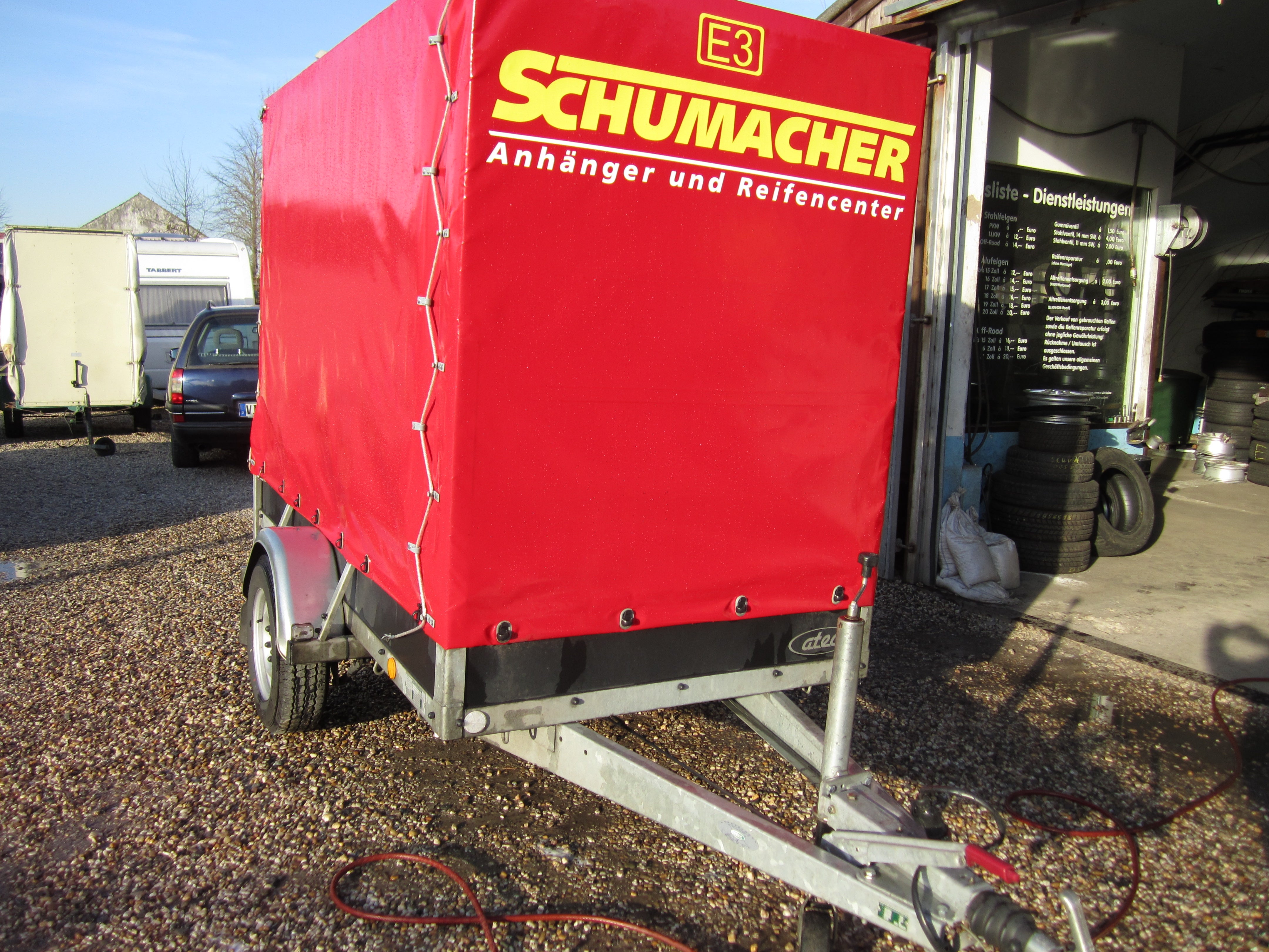 Planenanhänger mieten – Umzugs- & PKW-Anhänger 1350 kg, 250 x 125 x 180 cm – 3