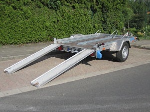 Motorradanhänger mieten – für 3 Motorräder, Quad & Smart, 100 km/h, gebremst – 2