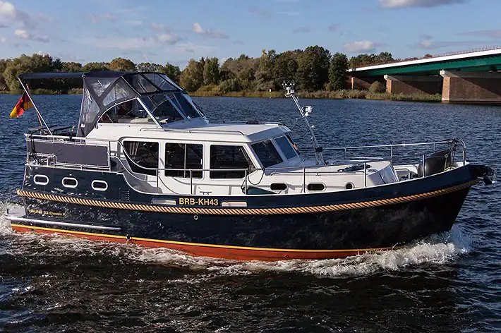 Motoryacht Seepferdchen 32 (Gruno 33) mieten – 2+2 Pers., ab Müritz, ab 999 €/Woche – 3