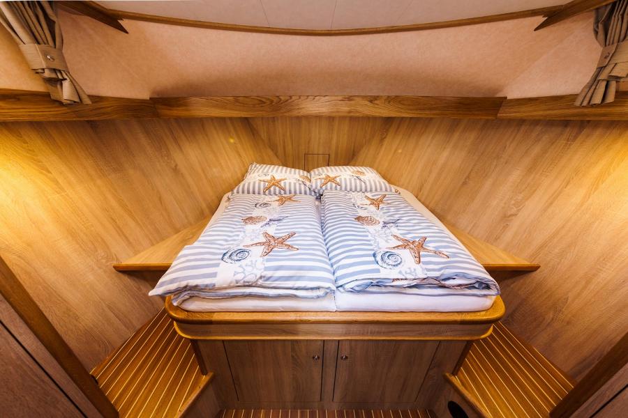 Motoryacht Seepferdchen 36 (Hollandia 44) mieten – 6+2 Pers., ab Müritz, ab 1.799 €/Woche – 3