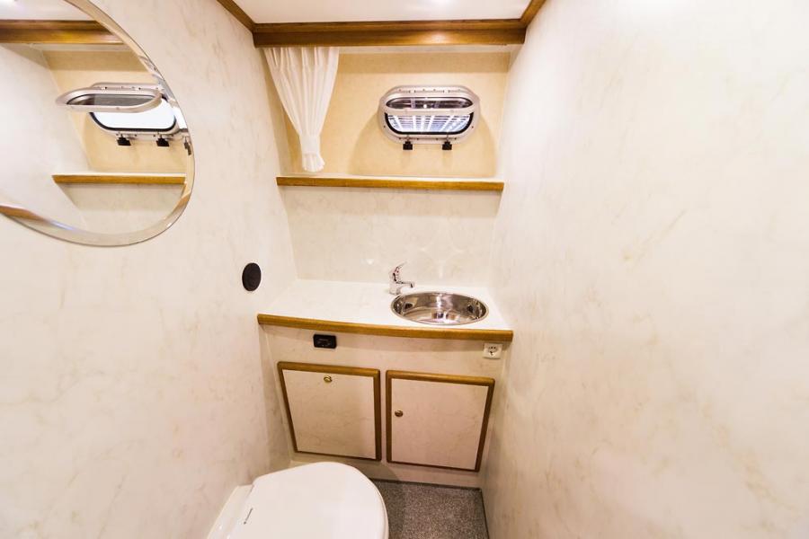 Motoryacht Seepferdchen 26 (Hollandia 38) mieten – 4+2 Pers., ab Müritz, ab 1.299 €/Woche – 2