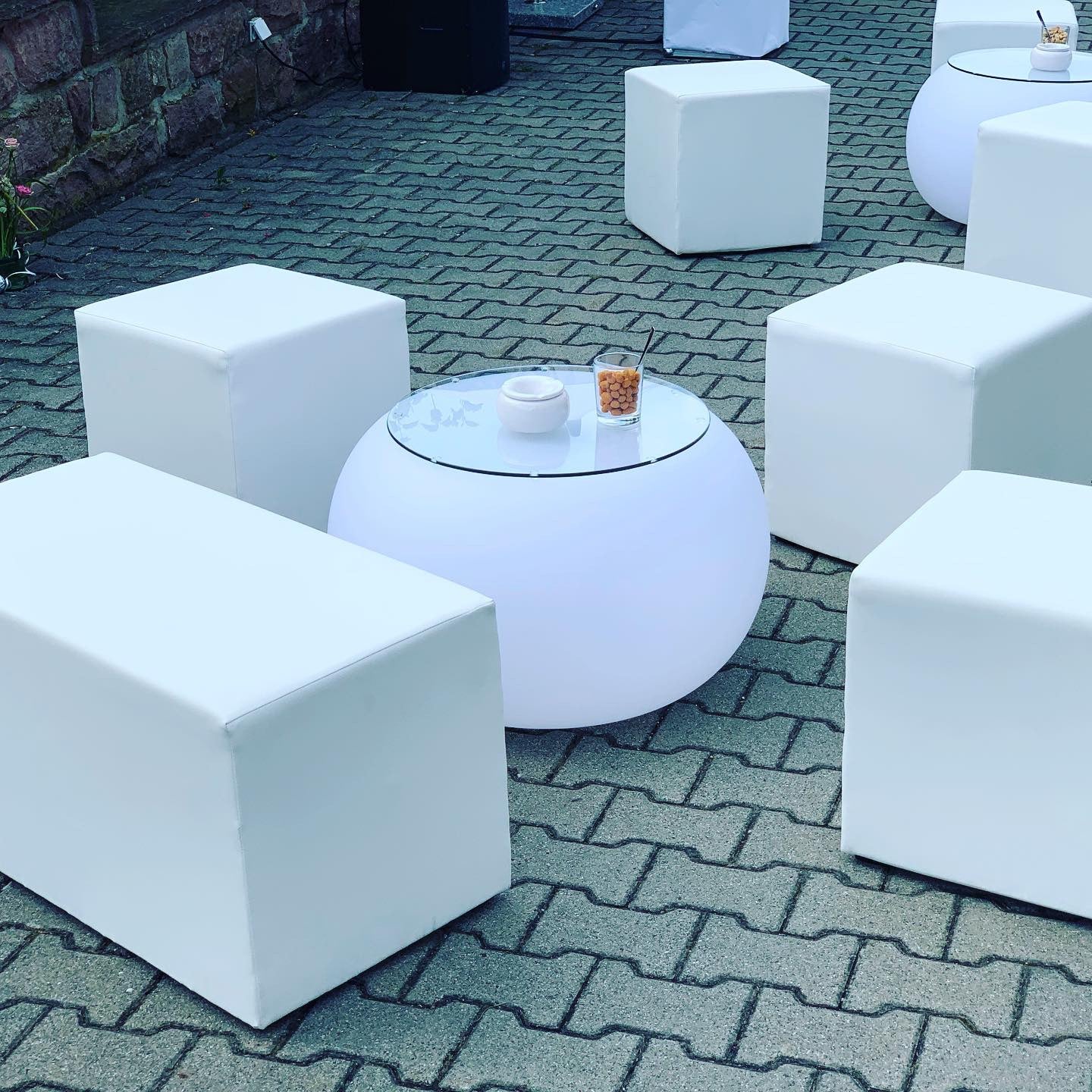 Loungemöbel mieten – Loungewürfel, Rattanmöbel & Lounge-Sessel für Events – 2