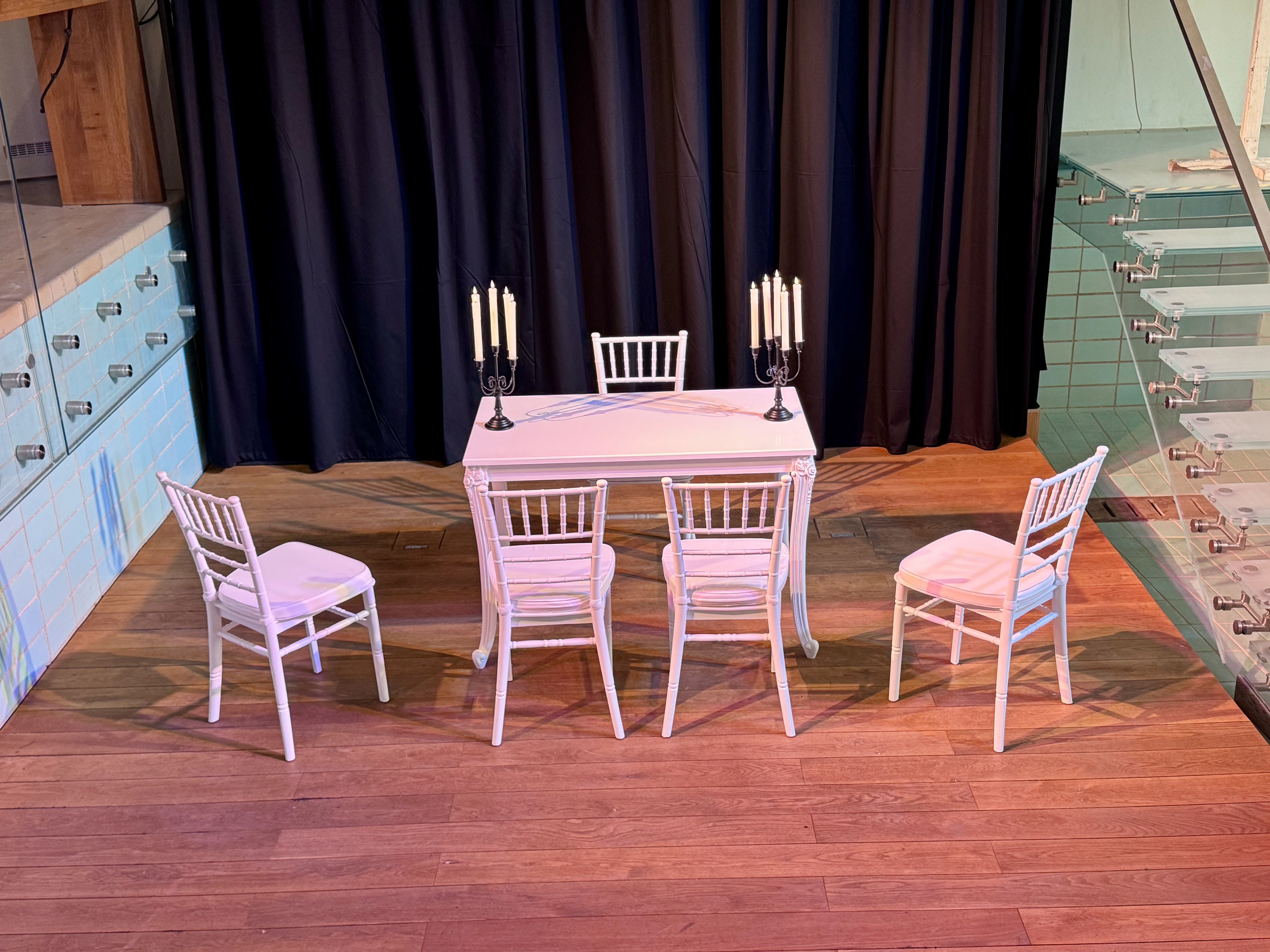 Trautisch mieten – Hochzeitstisch / Zeremonietisch in Hochglanz-Weiß