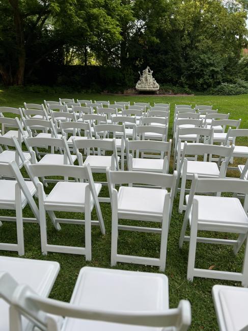 Stuhl Wedding mieten – weißer Hochzeits-Klappstuhl mit Kunstleder-Sitzkissen – 2