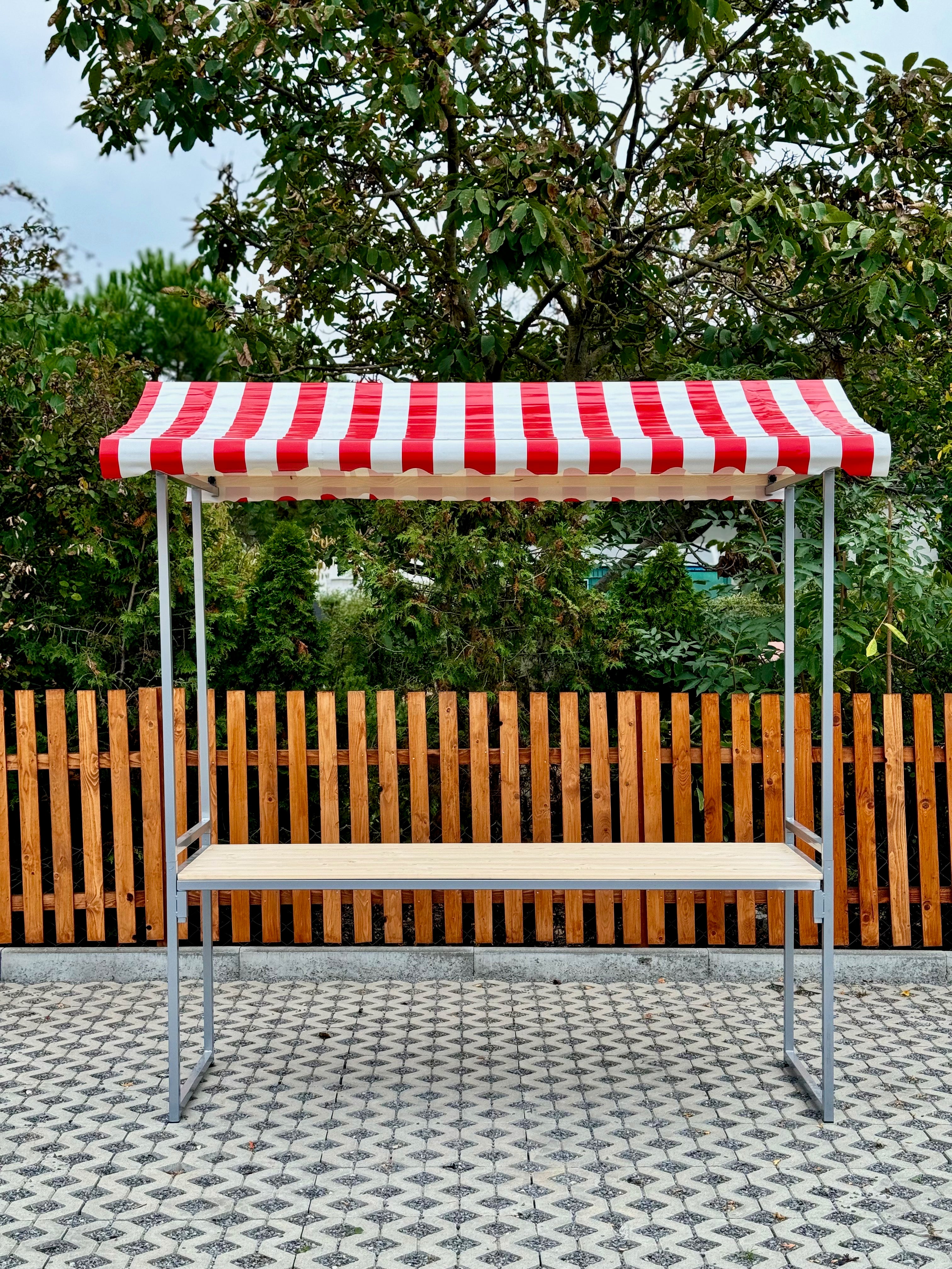 Marktstand mieten – Weihnachtsstand / Verkaufsbude mit rot-weißem Dach, 200 cm – 2