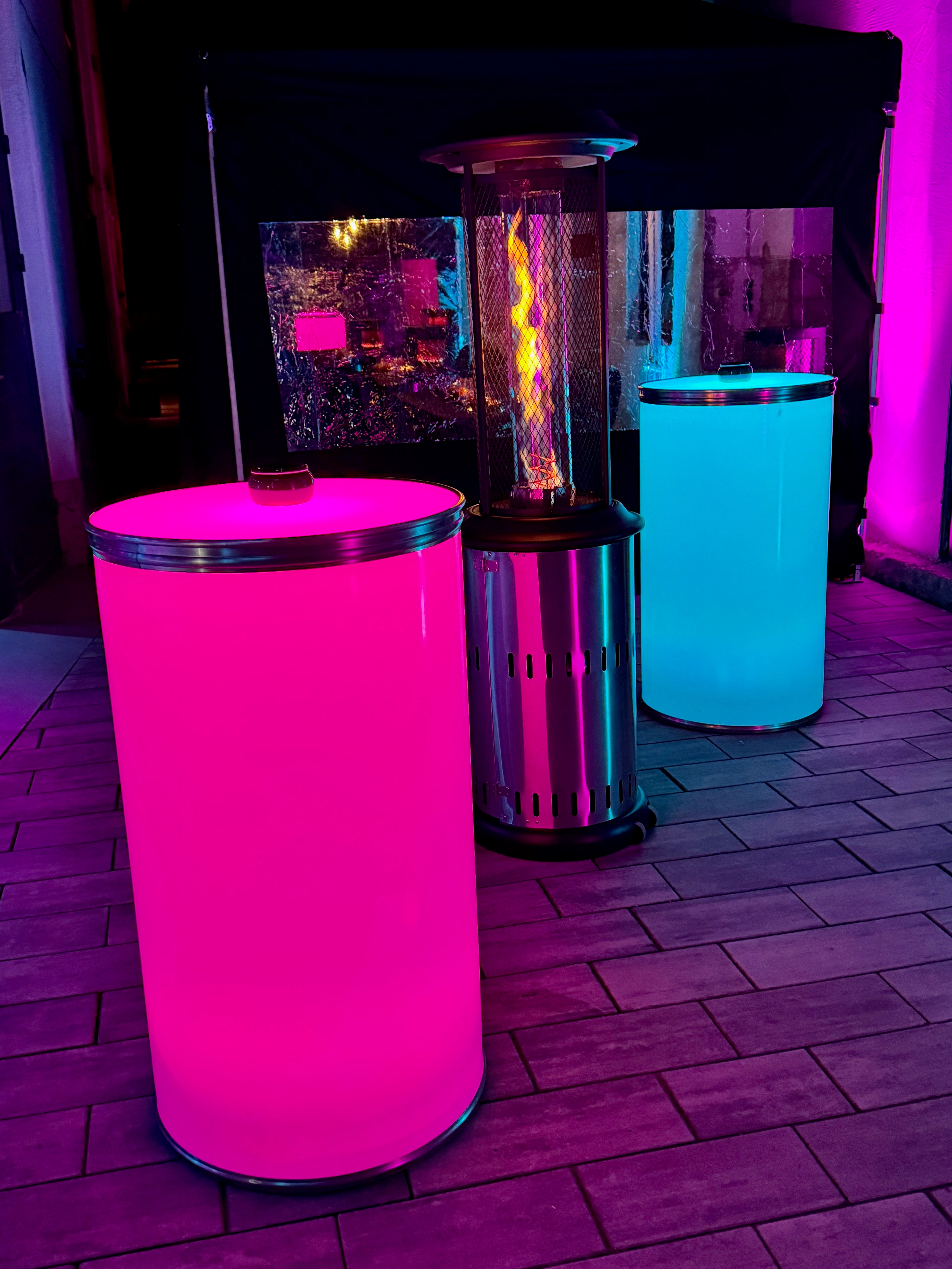 Beleuchteter Stehtisch mieten – Säulentisch Deluxe mit Akku-LED und Fernbedienung – 2