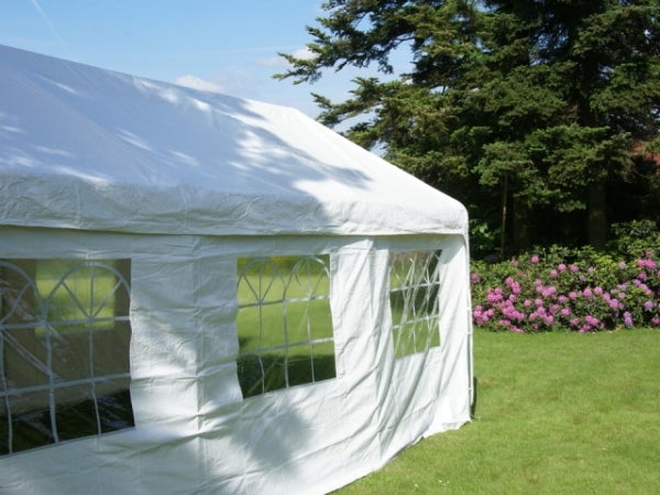 Partyzelt 4x10 m mieten – großes PVC-Zelt für jedes Wetter