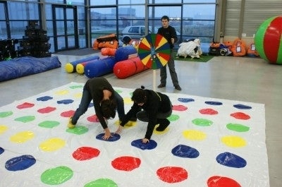 Riesen-Twister XXL mieten – 5x5 m Outdoor-Spiel für Feste & Firmenfeiern – 2
