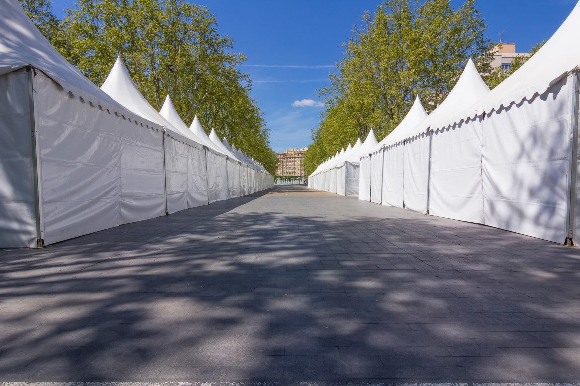 Pagodenzelt 5x5 m mieten – edles Festzelt mit Spitzdach, optional mit Boden